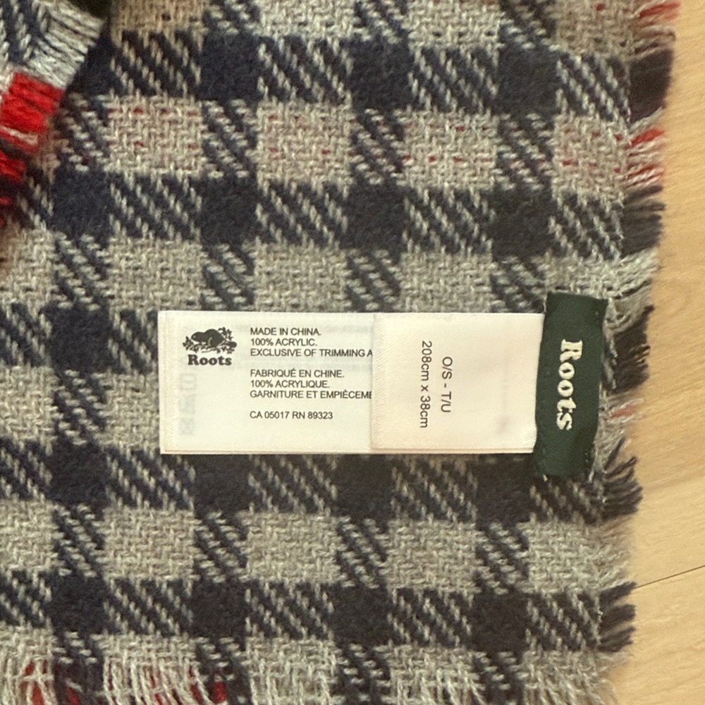Roots Cumberland Plaid Scarf Red Grey Black O/S – Cozy Cabin Style - Picture 4 of 4